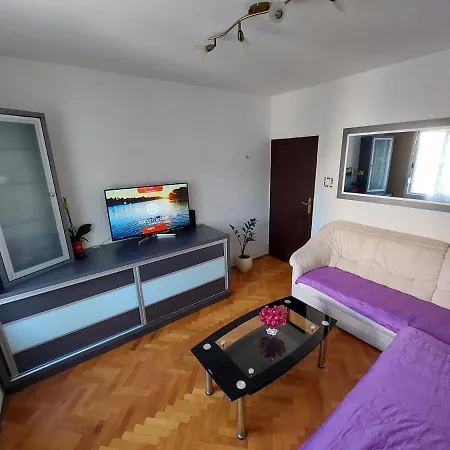 Διαμέρισμα Split Apartment *
